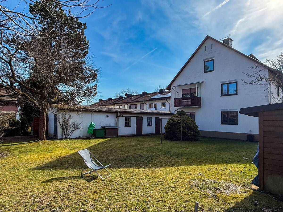 Mehrfamilienhaus mit außergewöhnlichem Grundstück in München-Trudering! – 81829 München – Bild 1 von 9