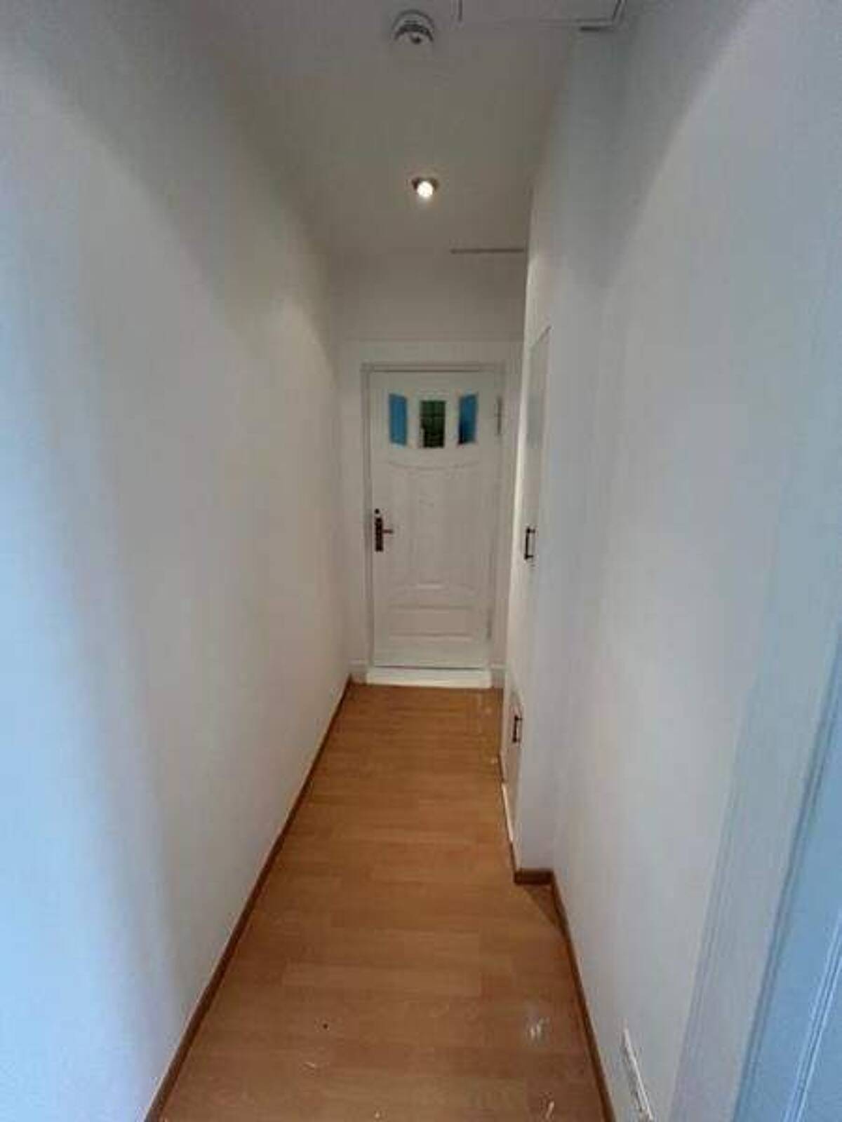 Bezugsfreie und helle 2-Zimmer Altbauwohnung nahe Havel mit Aufzug – 13581 Berlin – Bild 1 von 9
