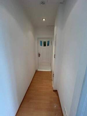 Bezugsfreie und helle 2-Zimmer Altbauwohnung nahe Havel mit Aufzug – 13581 Berlin – Vorschaubild 1