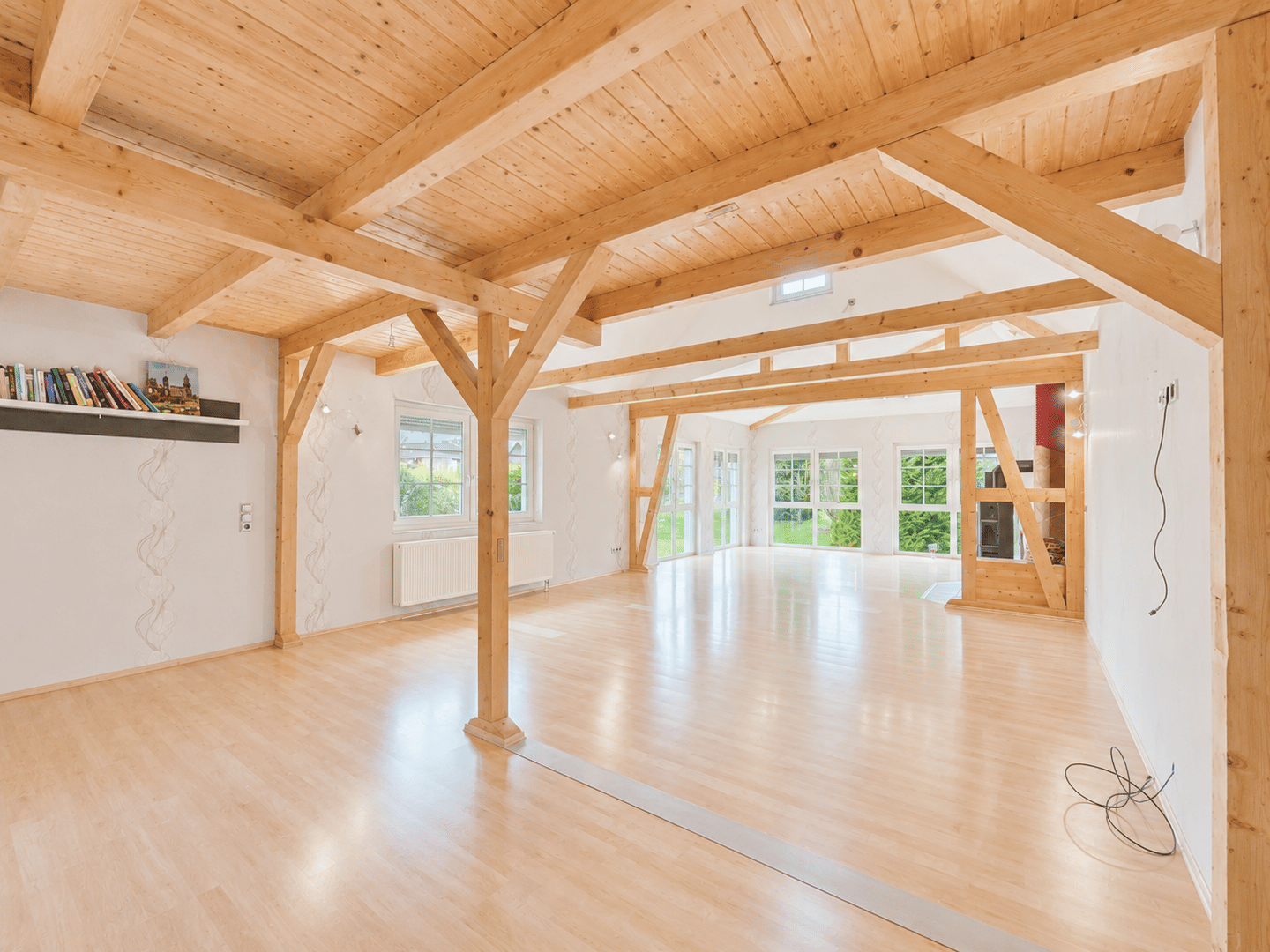 Traumhaftes Einfamilienhaus mit weitläufigem Garten und Scheune in Jühnde bei Göttingen. – Jühnde – Vorschaubild 4
