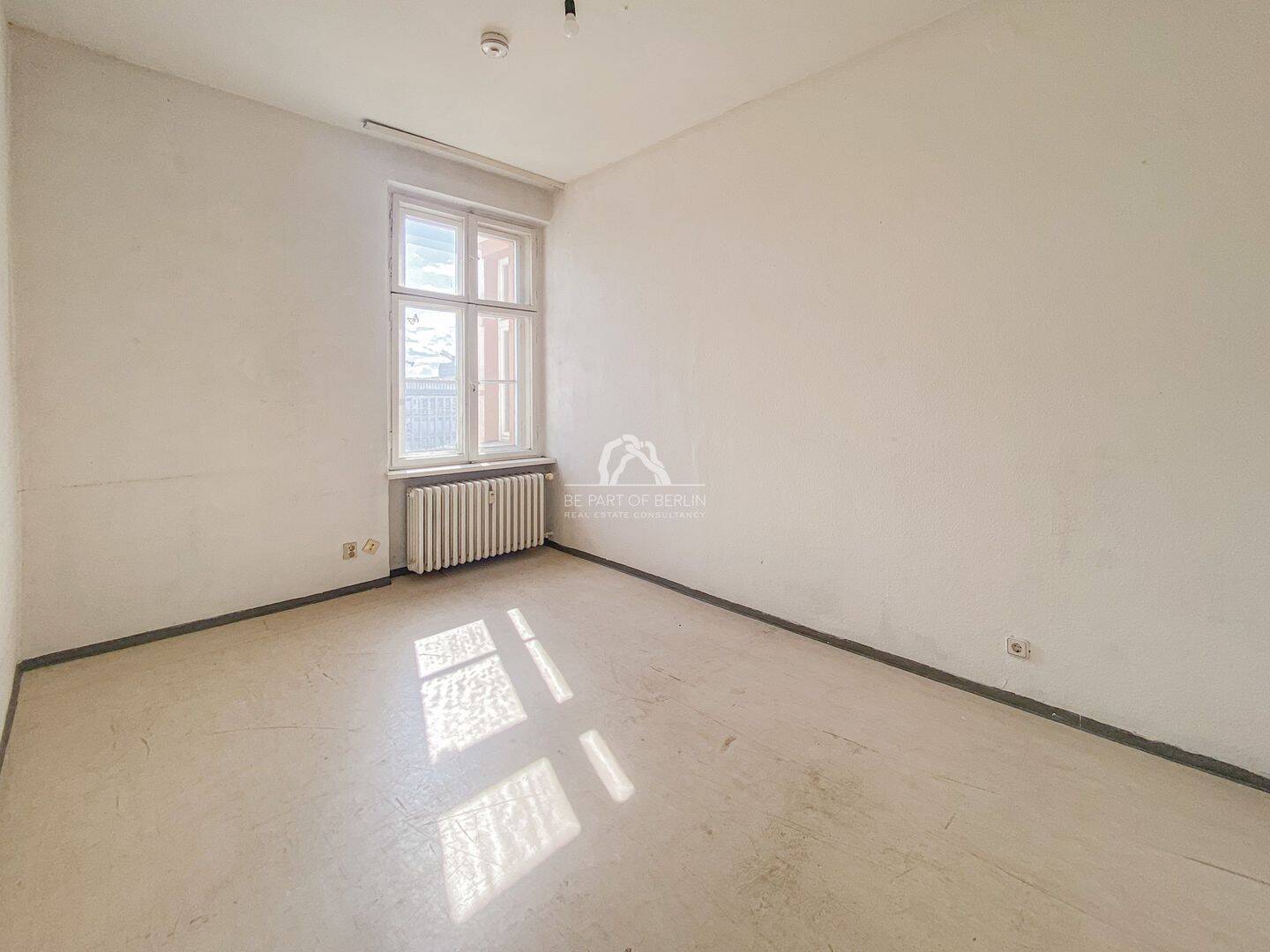 WOHNJUWEL MIT POTENZIAL! GROßZÜGIG GESCHNITTENE & HELLE WOHNUNG AM REGIERUNGSVIERTEL! PROVISIONSFREI – Berlin – Vorschaubild 6