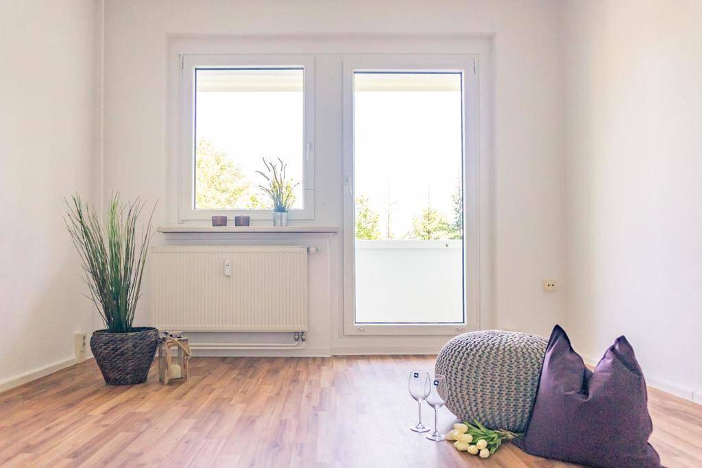 Geräumige 2-Raum-Wohnung mit Balkon – Chemnitz – Vorschaubild 2
