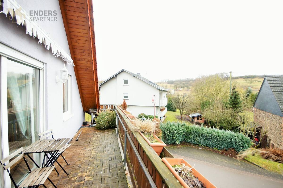 Gepflegtes 3-Familienhaus mit Garagen, Garten und hervorragenden Mieteinnahmen - 7 % Rendite – Flußbach – Vorschaubild 3