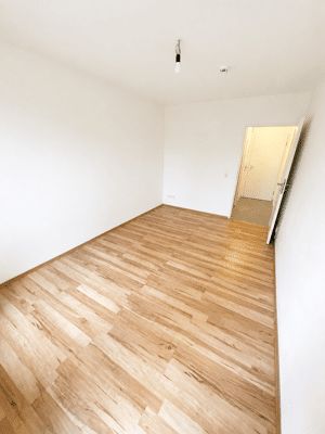 Kapitalanlage in zentraler Lage - 1-Zimmer-Apartment mit Stellplatz Top-Rendite mit 5,7 % – 93053 Regensburg – Vorschaubild 3