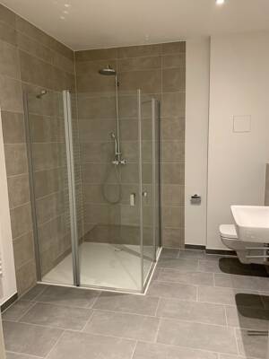 3 Zimmer mit EBK, große Loggia, Parkett, Gäste-WC – 1067 Dresden – Vorschaubild 3