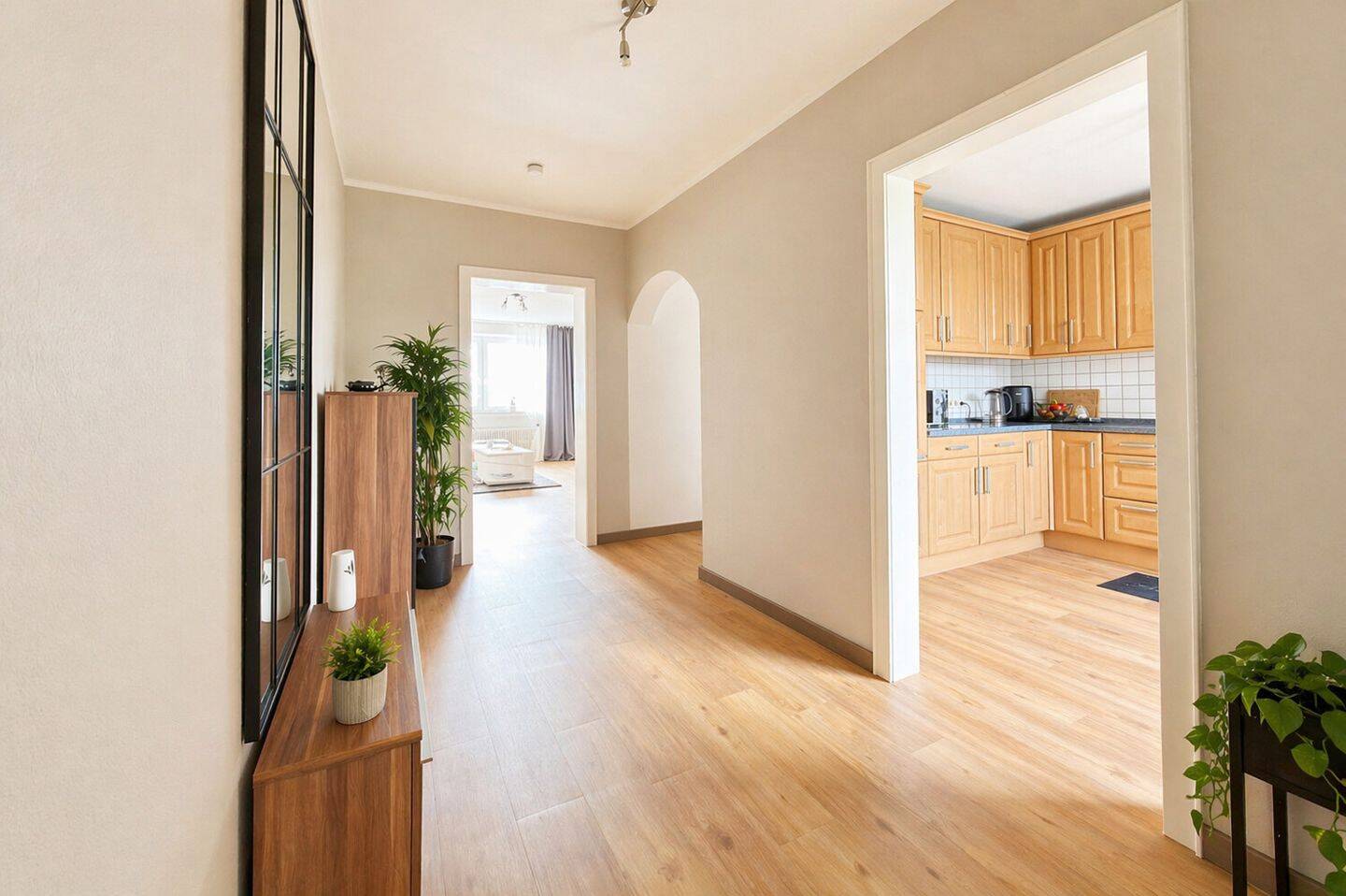 Barrierearme, modernisierte 2-Zi-Whg mit Aufzug, Loggia und Einbauküche im Duisburger Süden – Duisburg – Vorschaubild 5
