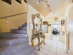 5 Schlafzimmer + Wohnzimmer - Energieklasse B - Garage - Garten - Terrasse - Einbauküche – 30890 Barsinghausen – Vorschaubild 2