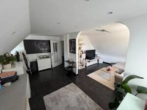 Gemütliche 2,5-Zimmer-Wohnung mit Dachterrasse, Herkulesblick & Stellplatz in bevorzugter Wohnlage! – 34128 Kassel – Vorschaubild 2