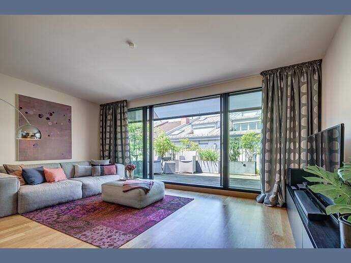Möbliert: Viktualienmarkt: Hochwertige 3-Zimmerwohnung mit Dachterrasse – München – Bild 1 von 9