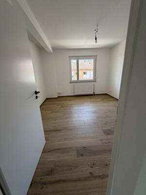 Hochwertig kernsanierte 2-Zimmerwohnung mit Balkon und Stellplatz - Campus-nah in Erlangen-Bruck – 91058 Erlangen – Vorschaubild 8