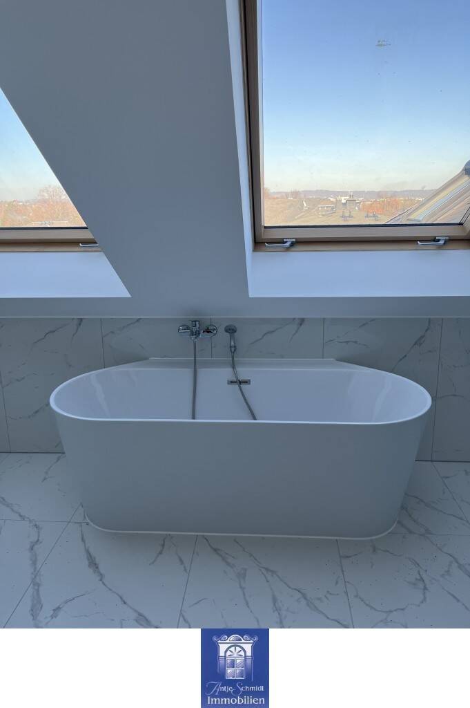Exklusiv Wohnen! Grandiose Aussicht, Fußbodenheizung, Gäste-WC! – Dresden – Vorschaubild 8