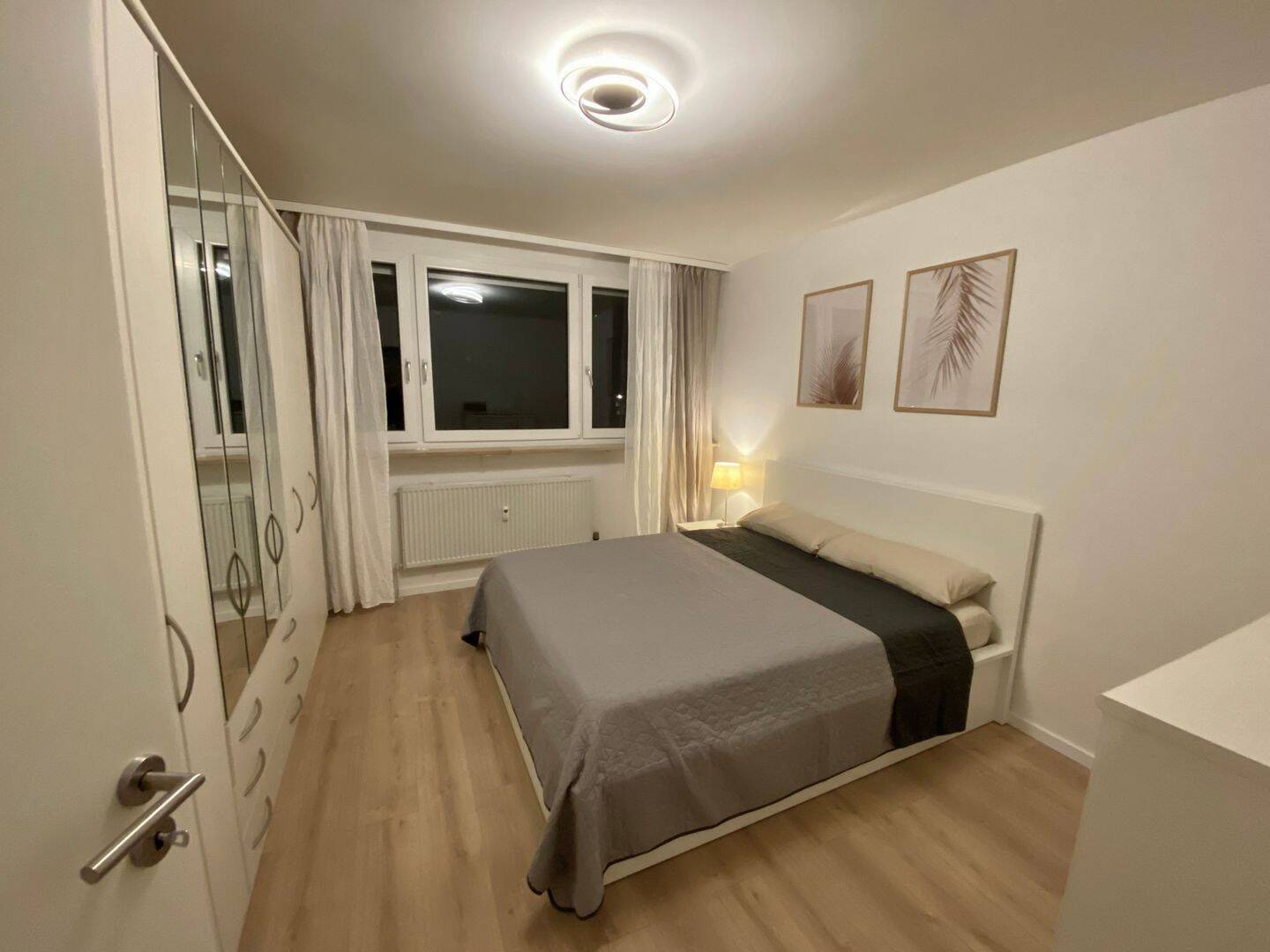 Sonnige 2-ZW, Schoppershof, Stadtpark, 1min U-Bahn, EBK, Balkon, Lift, TG, renoviert, möbliert, Super! – Nürnberg – Vorschaubild 3