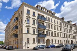 ERSTKLASSIG SANIERTE ALTBAUWOHNUNG | 4 Zimmer mit Balkon und 2 Bädern im Leipziger Zentrum