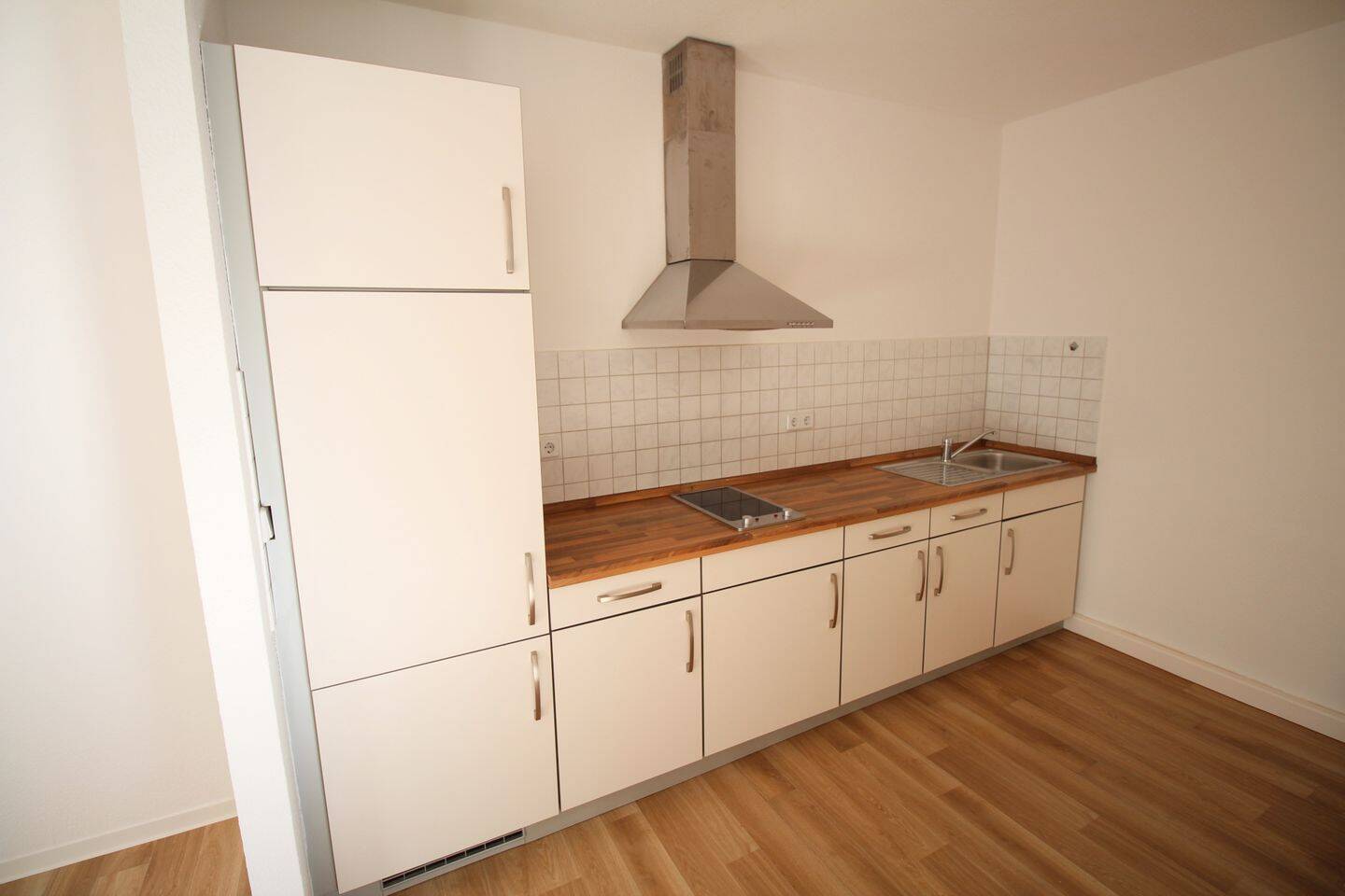 wohnliche 1-Raum-Wohnung, mit Einbauküche – Chemnitz – Vorschaubild 4
