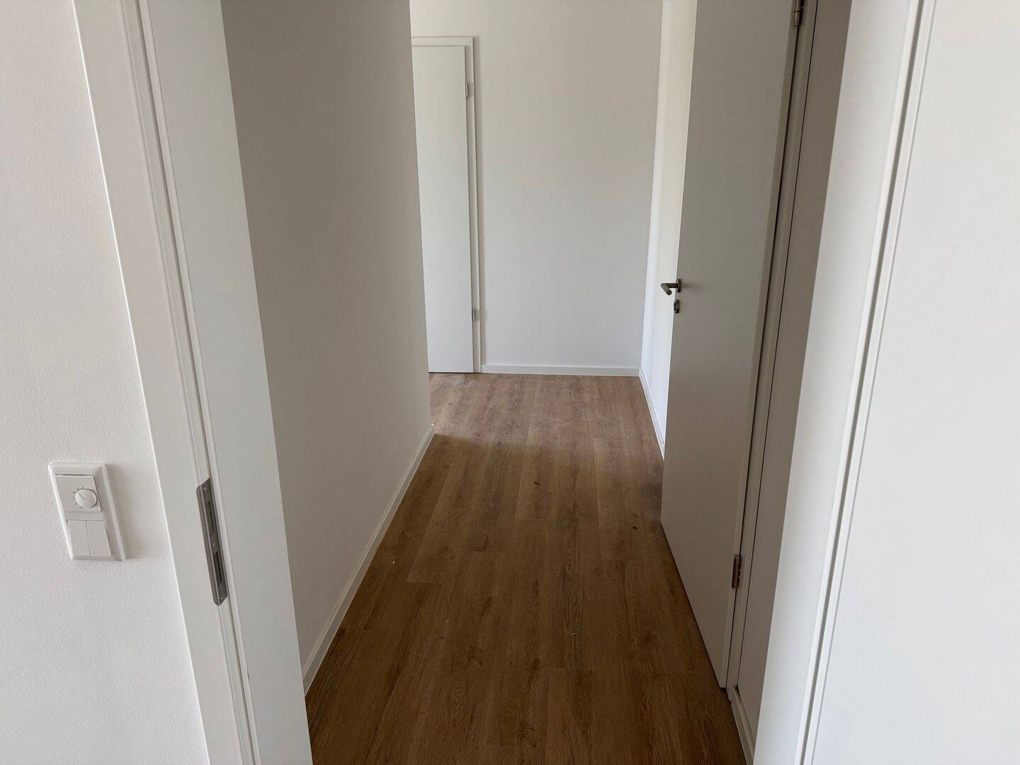 Neubau 2 Zi Whg, Erstbezug, 55 m², Einbauküche, Balkon, überd. Autostellplatz, OS-Hellern – Osnabrück – Vorschaubild 4