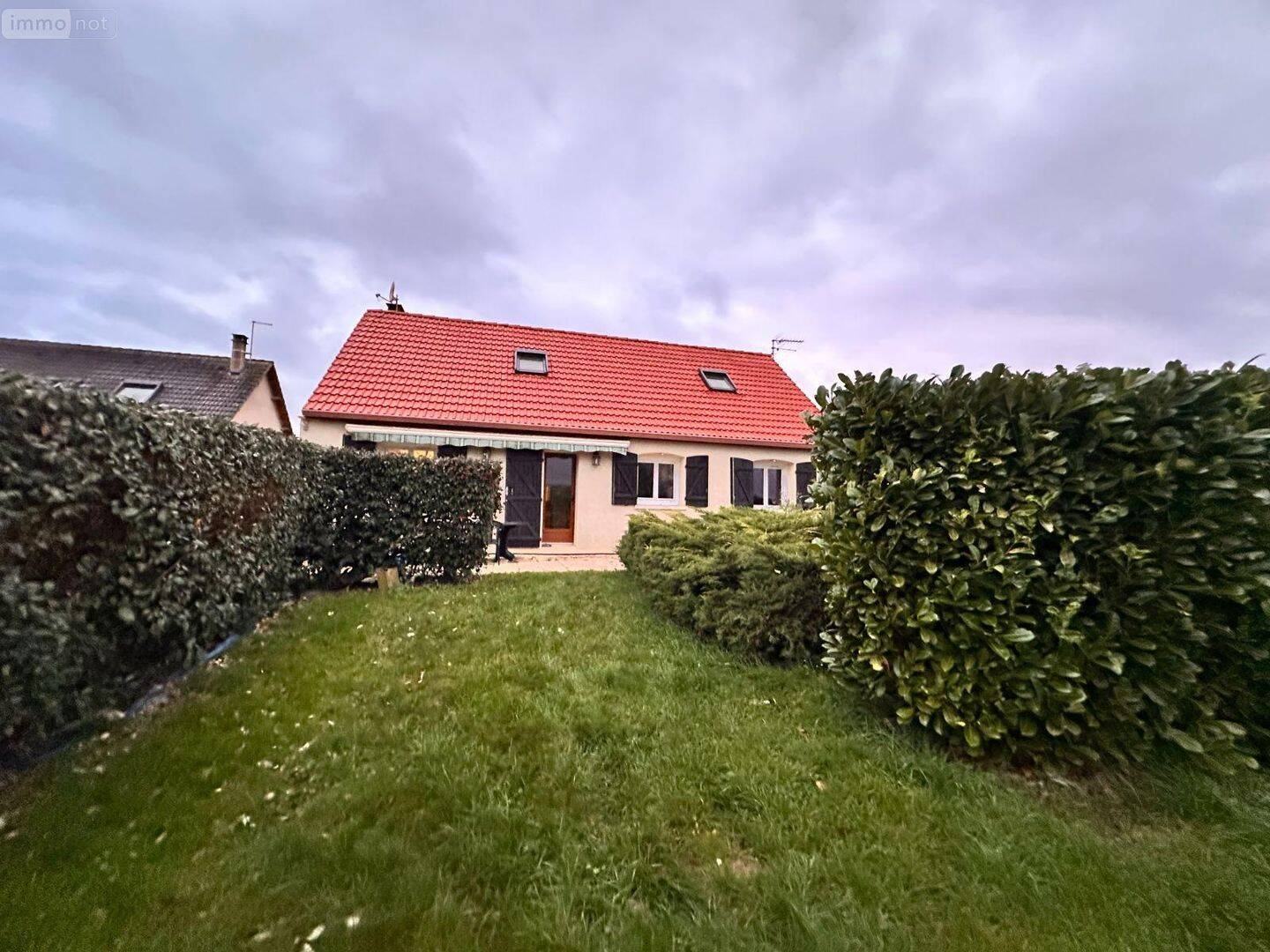 Maison 5 pièces 126 m² · à Étigny · 126 m² · 238 000 €