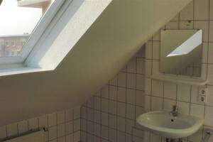 Ideale Wohnung für Singles, Paare! Tolle 2 Zi.-DG-Whg | Parkett |Bad mit Fenster – 4159 Leipzig – Vorschaubild 6