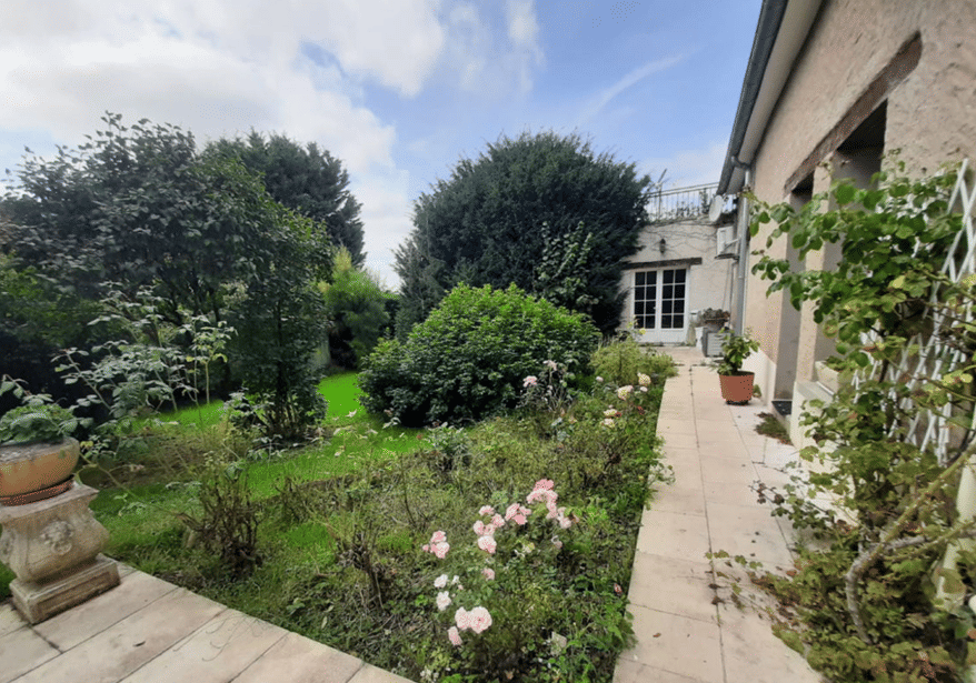 Maison 6 pièces 220 m² · à Luzillé · 220 m² · 264 900 €