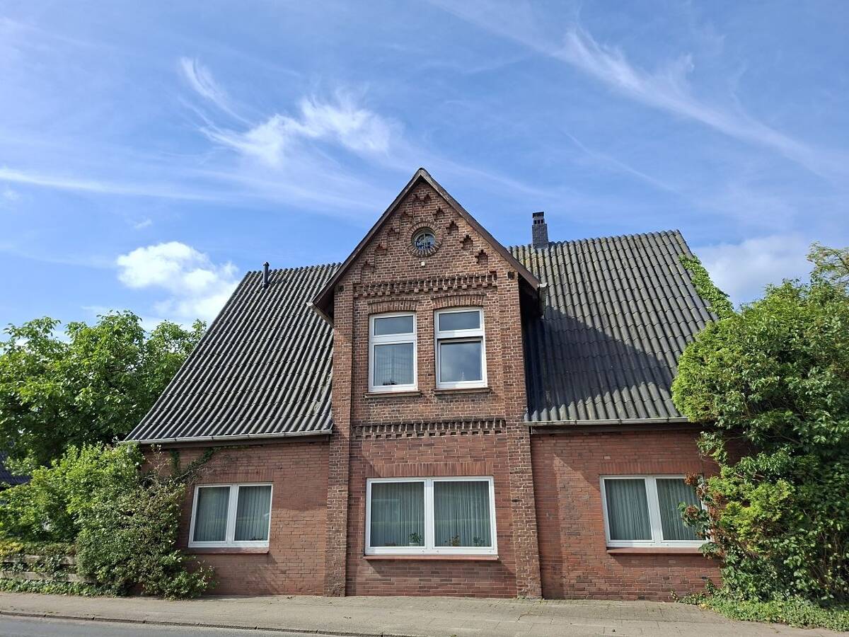 modernisierungsbedürftiges 5-6-Zimmer-Einfamilienhaus mit Garage – 21129 Hamburg – Bild 1 von 9