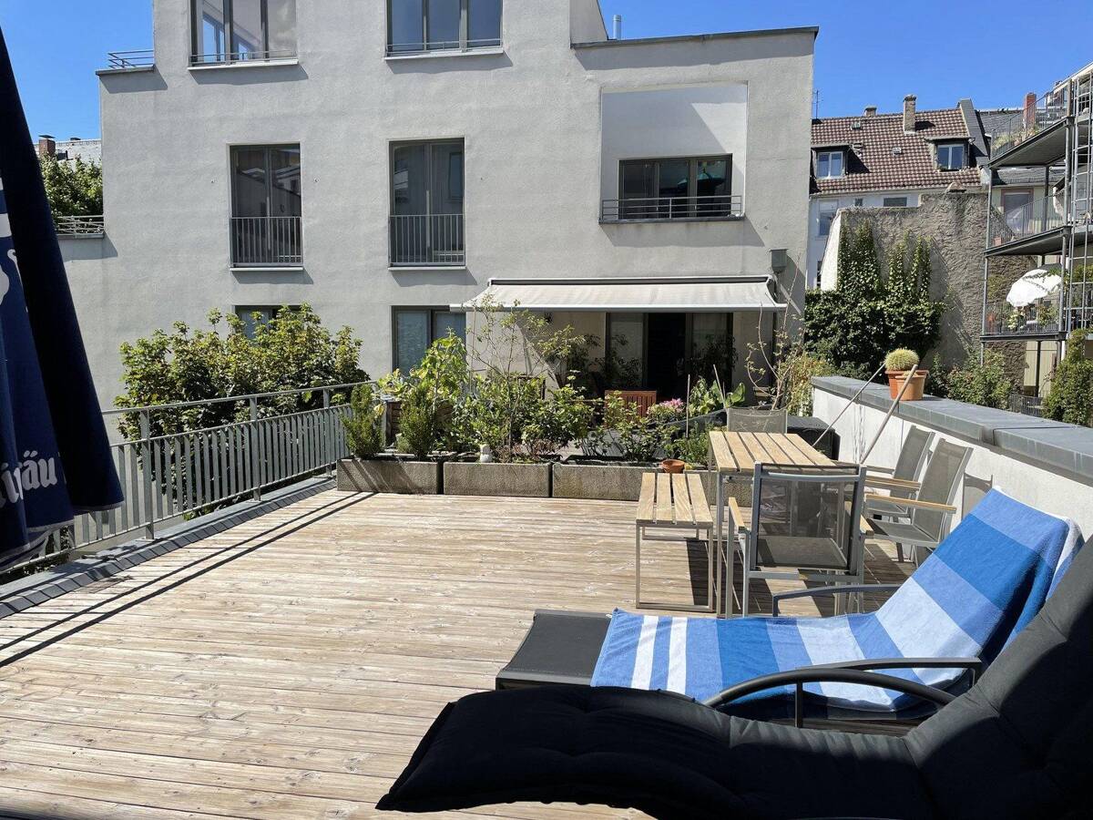 Provisionsfrei: Wunderschöne, ruhig gelegene Dachterrassenwohnung in Frankfurt Bornheim – 60385 Frankfurt am Main – Bild 1 von 9