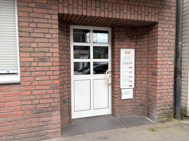Moderne 4,5 Zimmer-Wohnung mit Garten- und Terrassenfläche in 47229 Duisburg