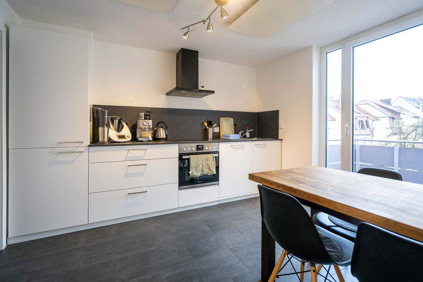 Attraktive 4-Zimmer-Wohnung in Donau-Nähe – Ulm – Bild 1 von 9