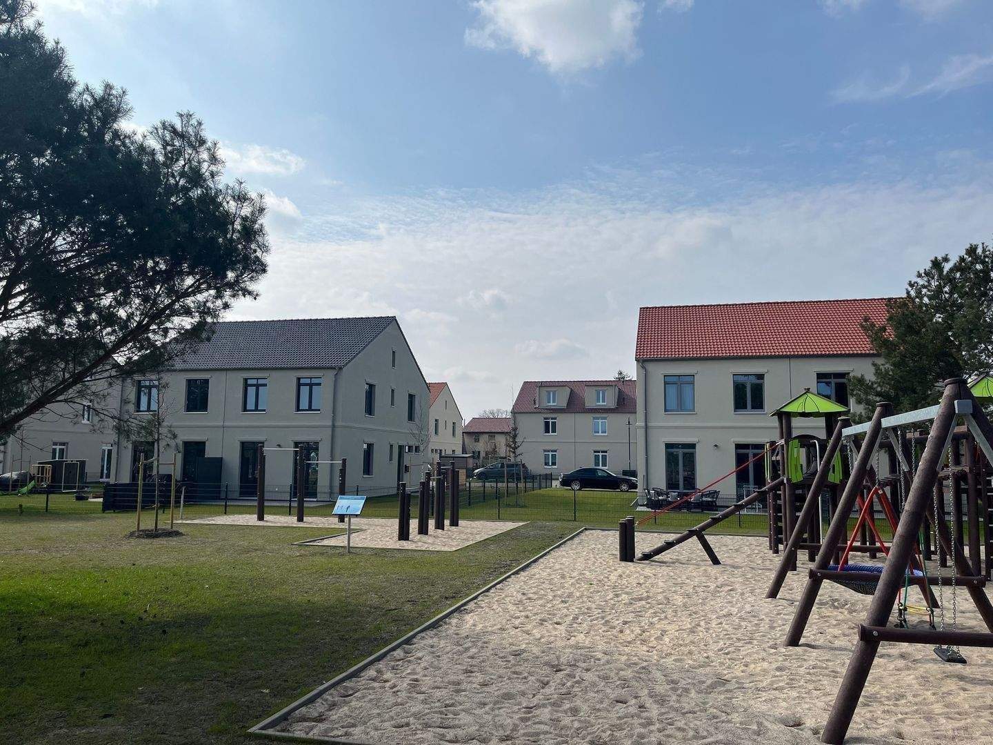 Nähe Berlin-Spandau: Wohnen ab NKM 13,77 €/ m² mit Garten und Stellplatz