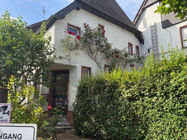 Kleines Eckhaus in 47226 Duisburg-Rheinhausen "Margarethen-Siedlung" DENKMALGESCHÜTZT