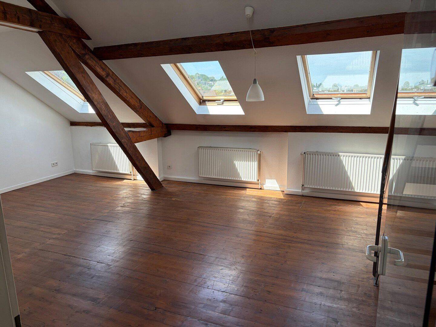 Helle Maisonette-Wohnung mit Dachterrasse und Weitblick in Aachen-Mitte