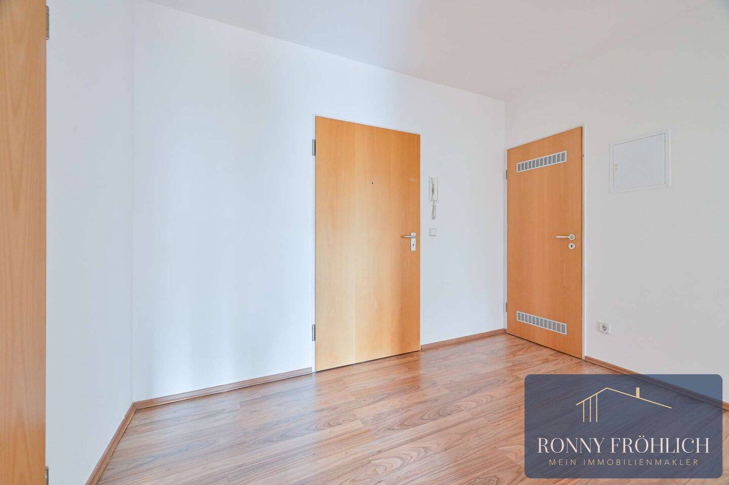 Moderne 2-Raum-Wohnung mit Balkon in zentraler Lage von Chemnitz/Schlosschemnitz – Chemnitz – Vorschaubild 9