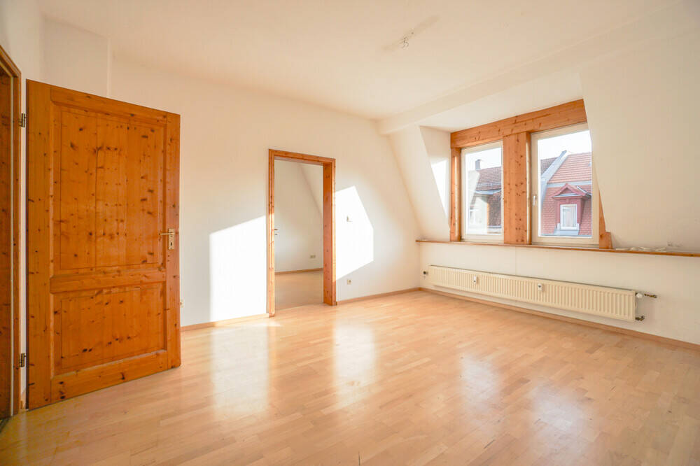Traumhafte 4-Zimmer-Wohnung in Gostenhof: 105 m² & ein toller Spitzboden voller Möglichkeiten – Nürnberg – Vorschaubild 3