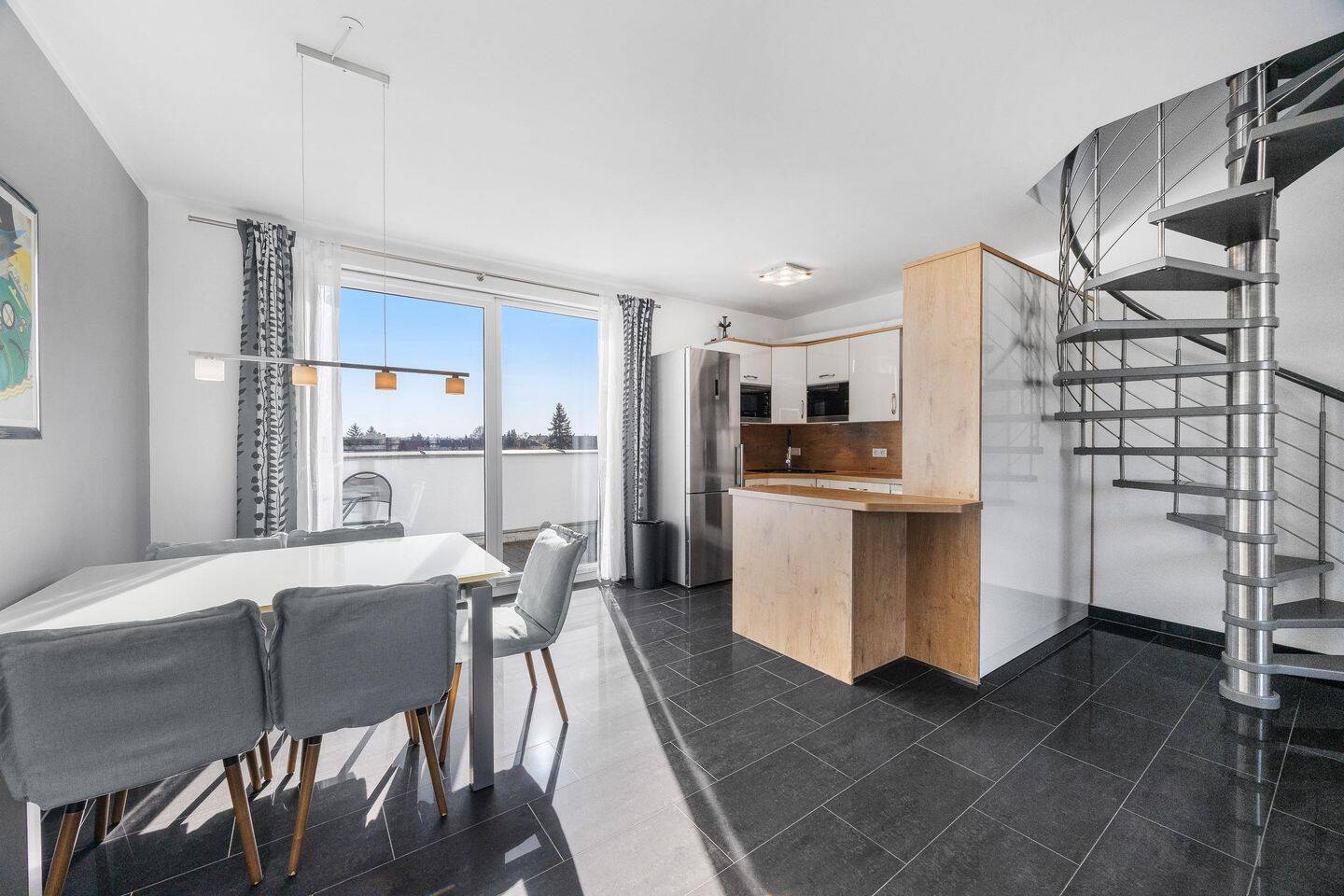 Sofort bezugsfrei: Exklusive Maisonette-Wohnung mit zwei Dachterrassen – München – Vorschaubild 5