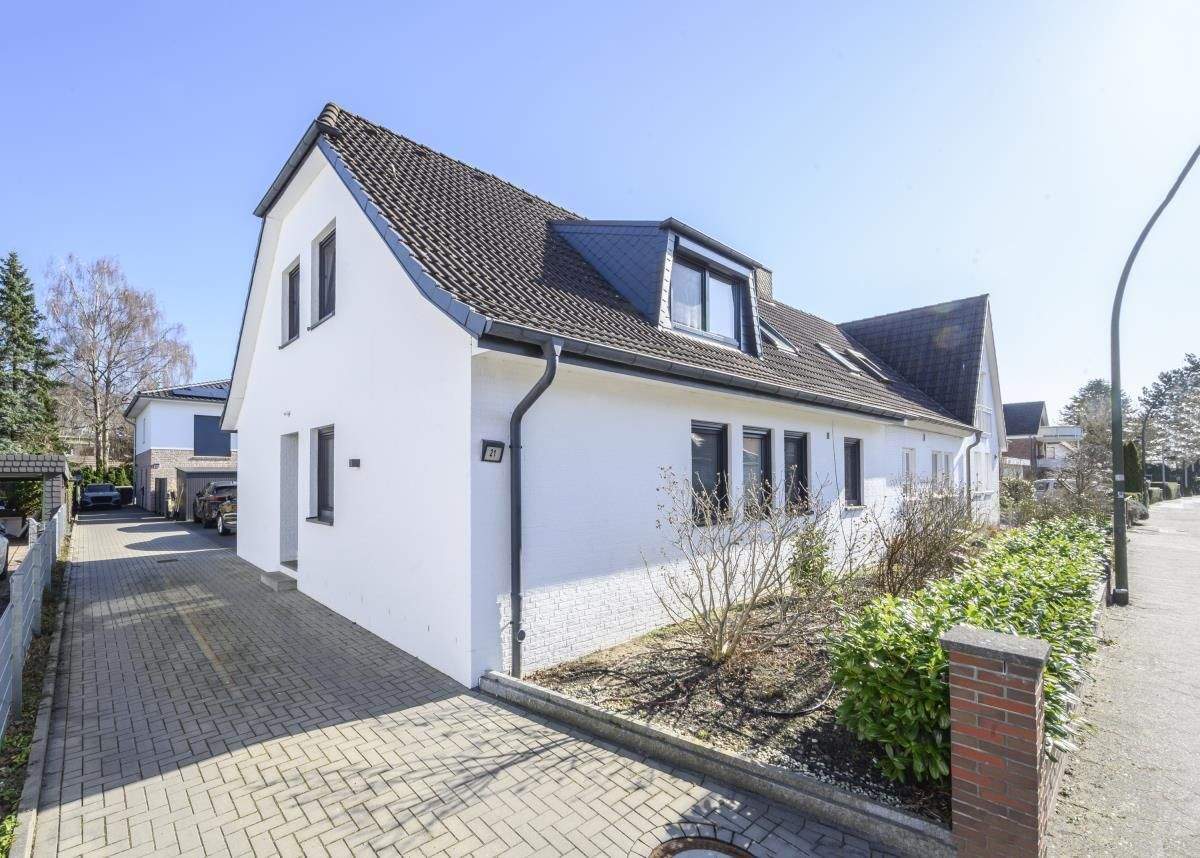 Bezugsfertige, sanierte Doppelhaushälfte in bester Lage von Wedel. – Wedel – Bild 1 von 9