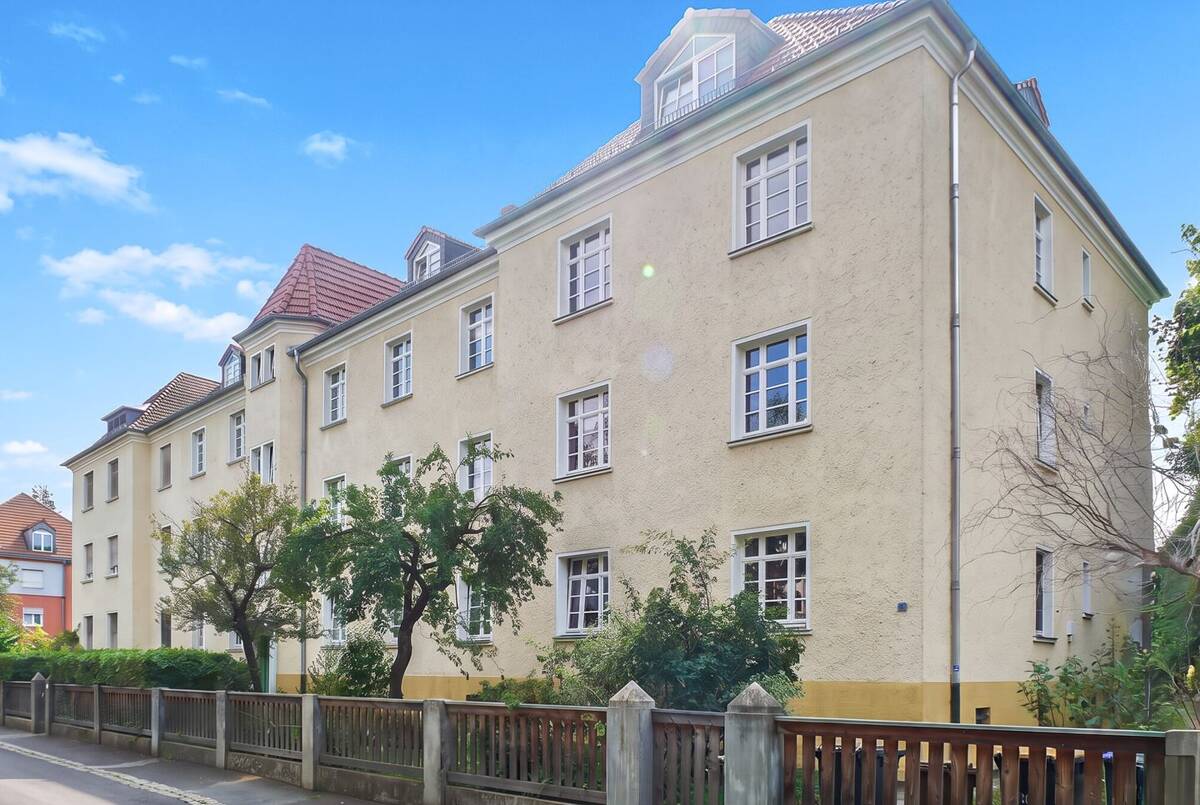 Mietfreie 2,5-Zimmer-Wohnung mit Balkon – 1129 Dresden – Bild 1 von 9