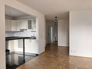 Lichtdurchflutete 2-Zimmer-Wohnung mit Balkon in Kassel-Kirchditmold – 34130 Kassel – Vorschaubild 2