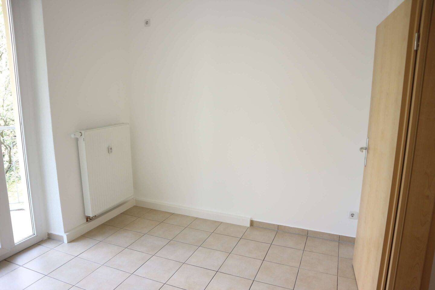Inkl EBK - 2. OG - Bad mit Fenster- sonniger Westbalkon – Chemnitz – Vorschaubild 8