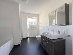 Befristet auf 2 Jahre: Moderne 3-Zimmer-Etagenwohnung in Altona - Wentzel Dr. – 22765 Hamburg – Vorschaubild 3