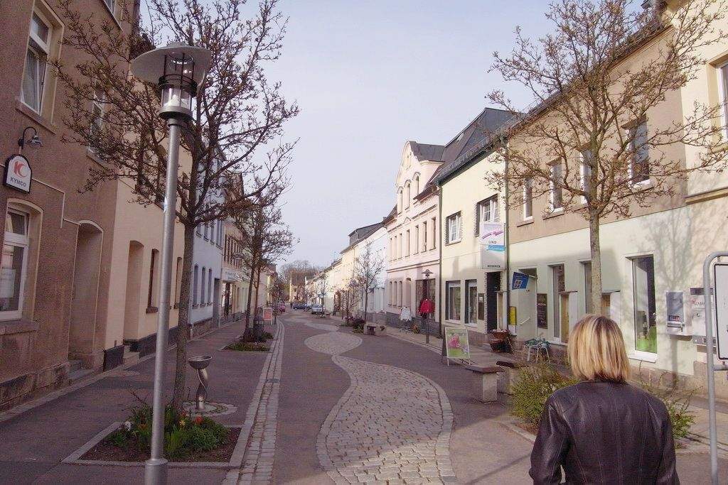 Geschäftshaus mit 4 Einheiten zu 75% fertiggestellt, Bestlage im Zentrum von D-08223 Falkenstein/Vogtl. – Falkenstein – Vorschaubild 3