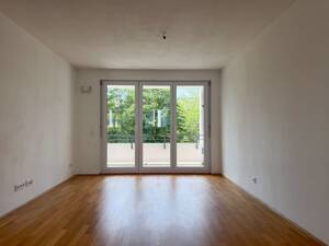 Schöne 2-Zimmer-Wohnung mit sonnigem Balkon und Tiefgaragenstellplatz – 81369 München – Vorschaubild 1