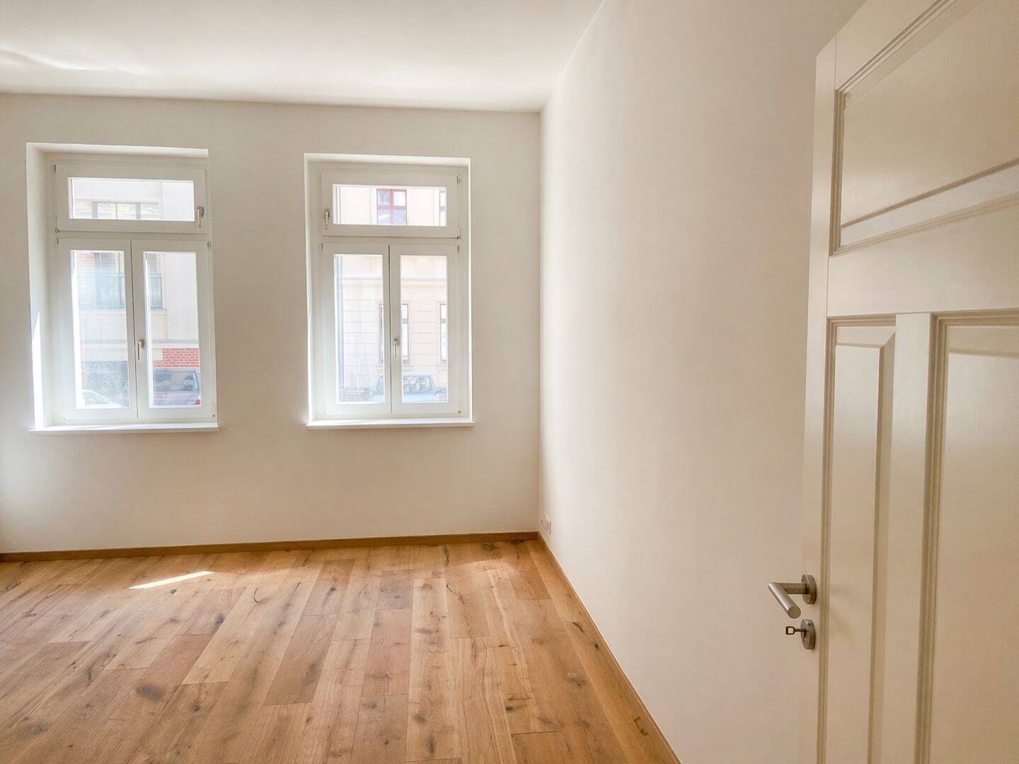 Bezugsfrei | Erstbezug nach Modernisierung | Zentrumsnah | Tageslichtbad | Balkon | Fernwärme | Parkett – Leipzig – Vorschaubild 6