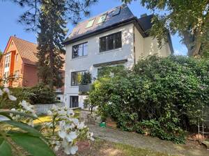 Villa in Toplage nahe der Elbe - flexibel nutzbar und familienfreundlich – 22605 Hamburg – Vorschaubild 1