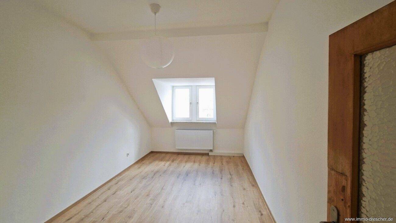 Neu renoviertes Dachgeschoss 3ZKB mit neuer Einbauküche in SB - CITY – Saarbrücken – Vorschaubild 5