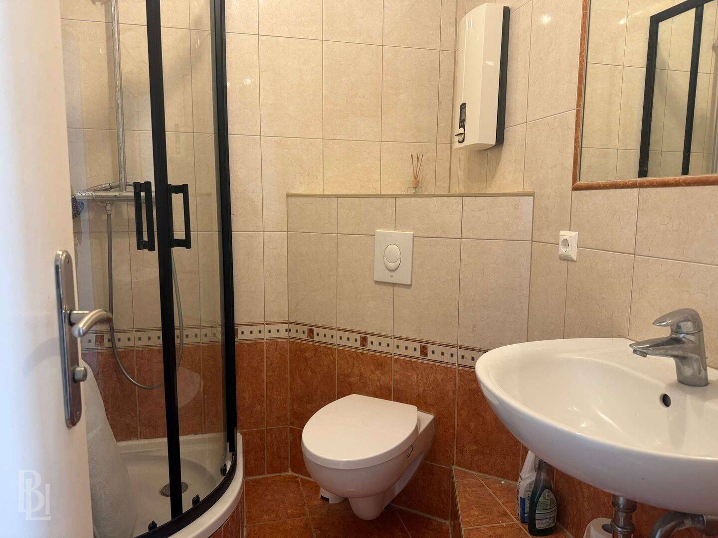 Architektonisches Juwel: Studio-Apartment mit Sonnenterrasse – Berlin – Vorschaubild 7