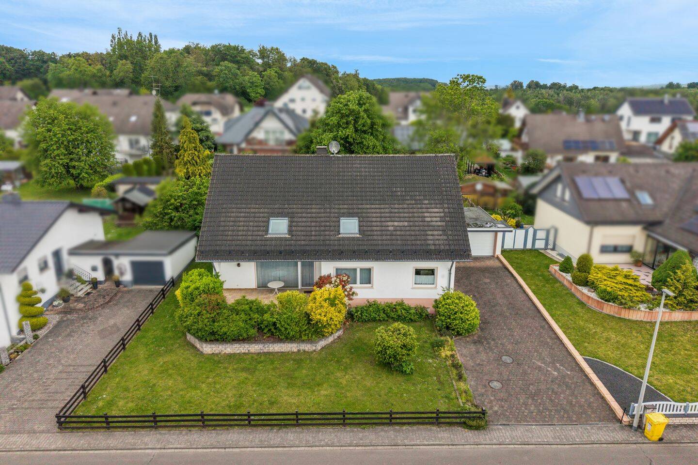 Großzügiges, gepflegtes 1-2 Familienhaus mit großem Grundstück – Eppenrod – Vorschaubild 2