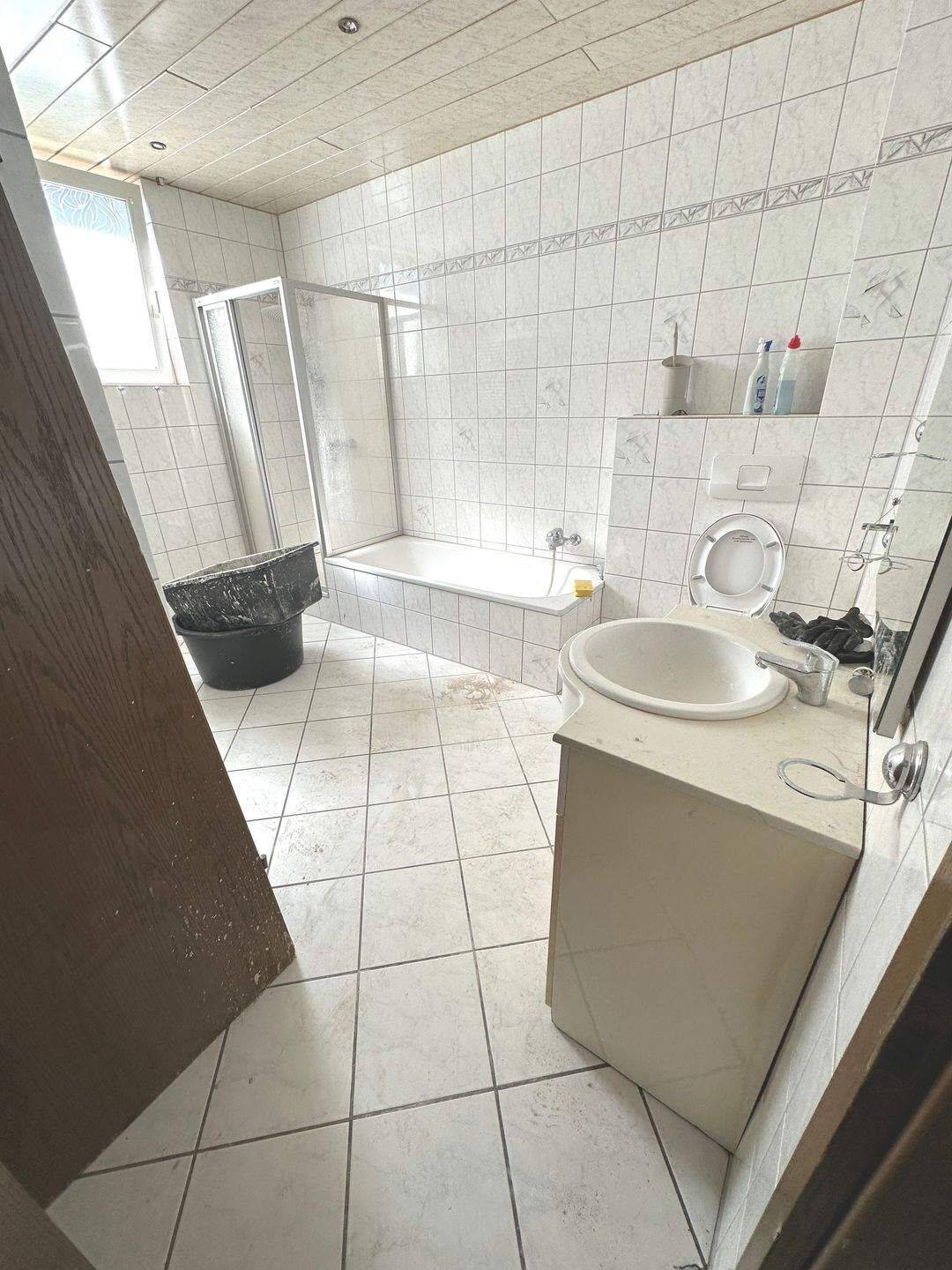 Großzügige 6-Zimmer-Wohnung mit Einbauküche und zwei Balkonen in Trier-Biewer – Trier – Vorschaubild 9