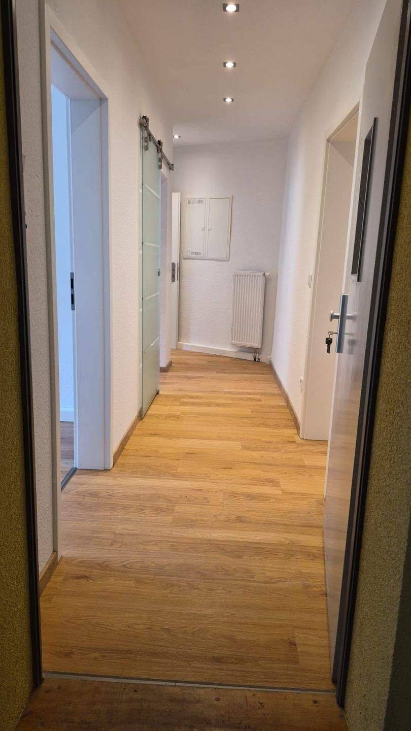 frisch renovierte 3 Zimmer Wohnung mit zusätzlichem Arbeitszimmer – Nürnberg – Vorschaubild 7