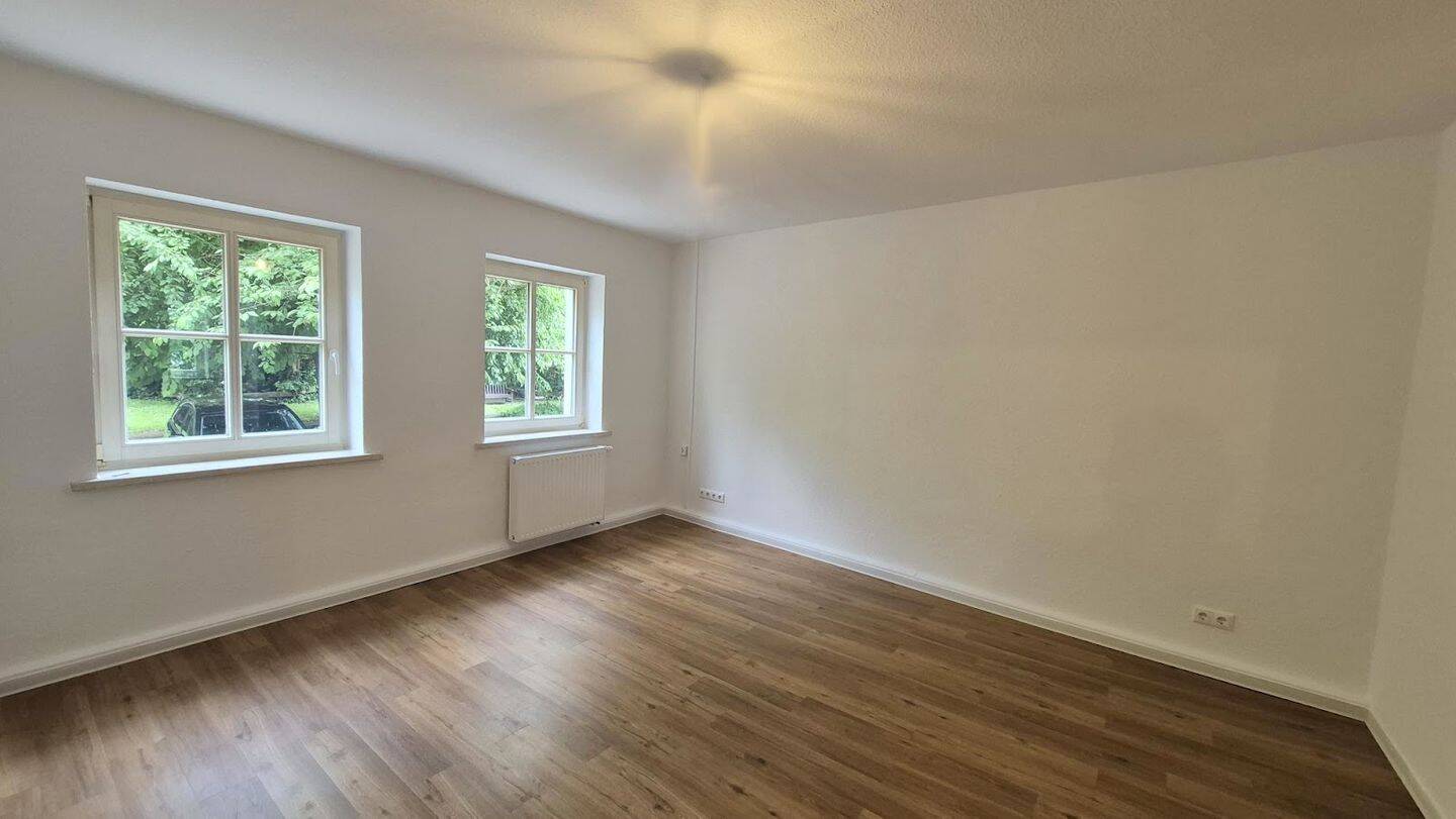 ... mit Blick zum Innenhof - renoviertes 2-Zimmer-Apartment + Tageslichtbad + separate Küche – Rostock – Vorschaubild 2