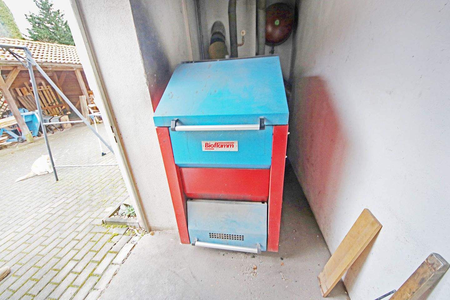 Mehrfamilienhaus mit 3 Wohnungen und großem Werkstattgebäude in Jessen (Elster) OT Holzdorf – Jessen (Elster) – Vorschaubild 9