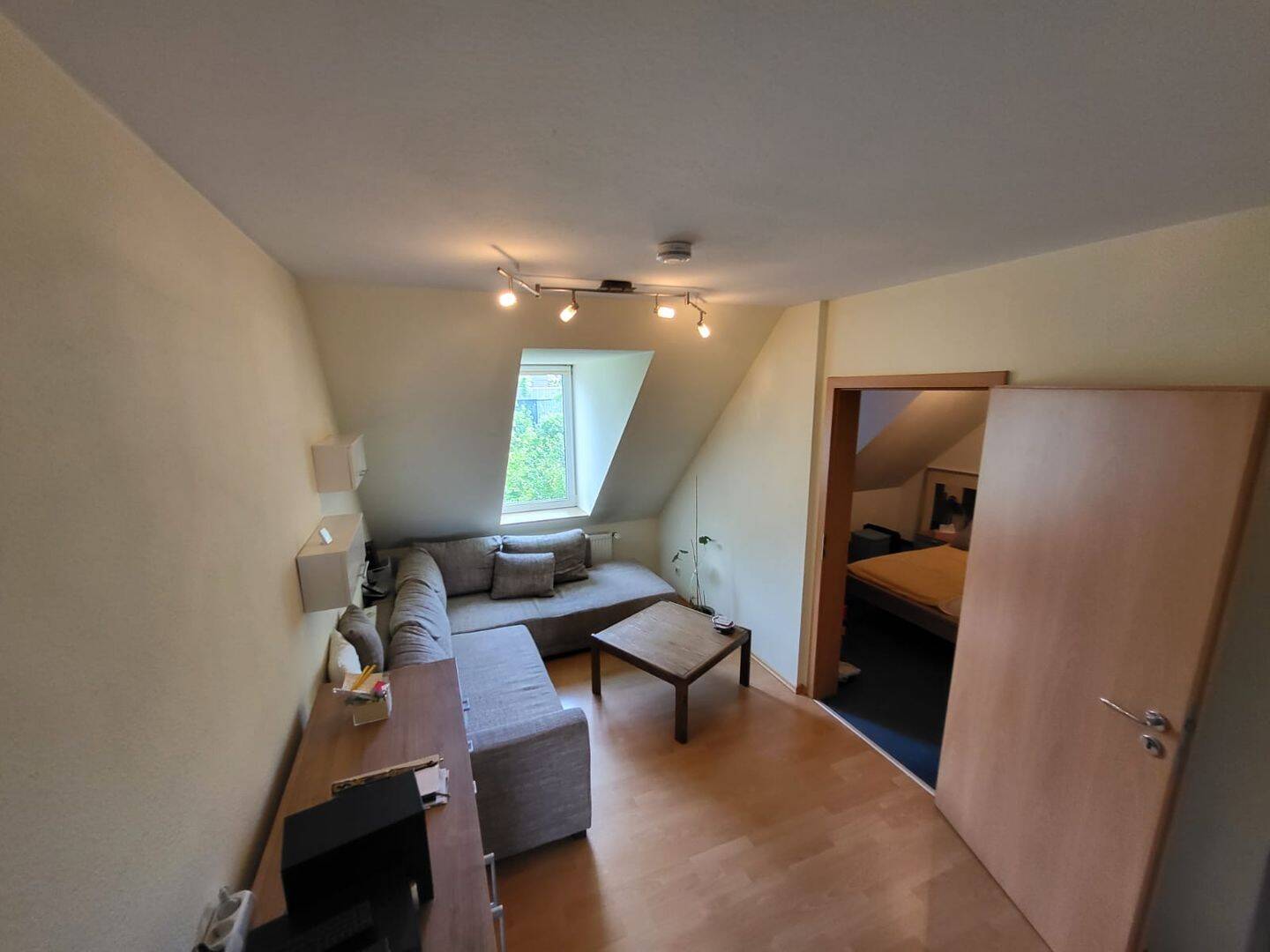 Charmante 2 Zi. DG-Wohnung Mögeldorf – Nürnberg – Vorschaubild 4