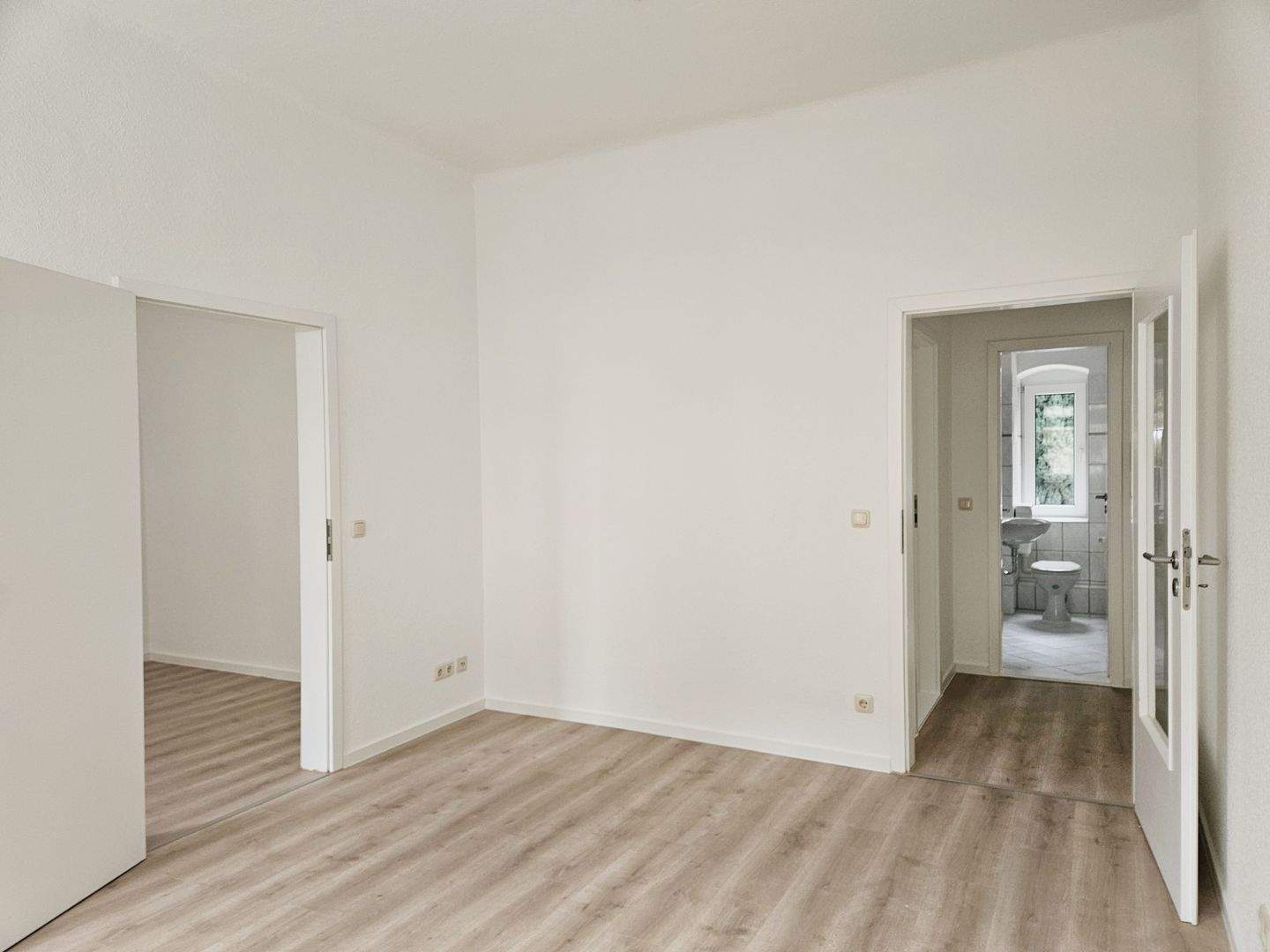Mit Video: Praktische Hochparterre-Wohnung mit Tageslichtbad – Magdeburg – Vorschaubild 4